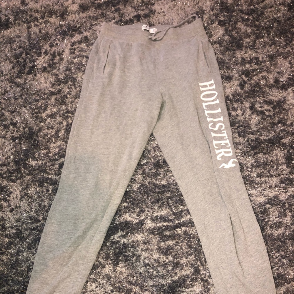 Hollister joggers
